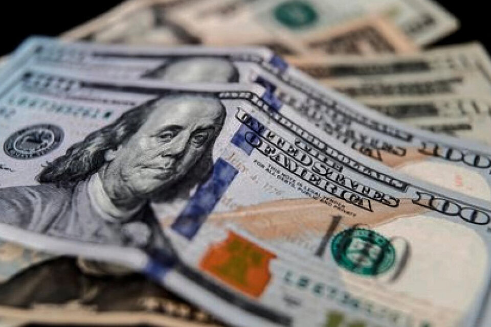 El dólar blue supera los $1.400 y marca un nuevo récord histórico