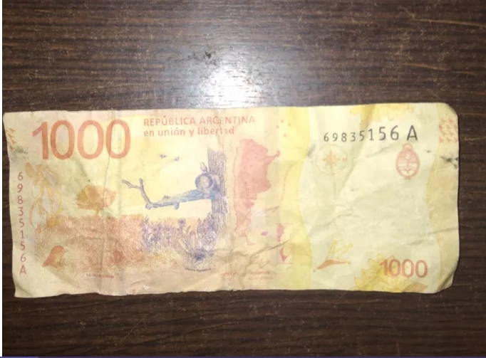 Corrientes: Detenido tras intentar comprar en varios kioscos con billetes falsos