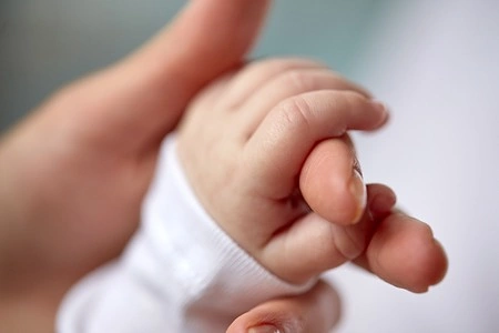 Muerte de un recién nacido en Esquina: indican que el bebé aún respiraba cuando la mamá lo mutiló