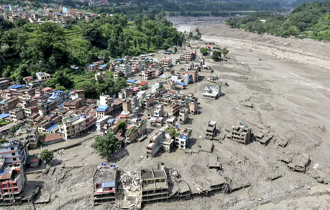 Tragedia en Nepal: un alud y las inundaciones dejaron al menos 160 muertos y más de 800 desaparecidos