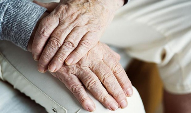 Tiene 85 años y le robaron casi $7.000.000 con el "cuento del tío"