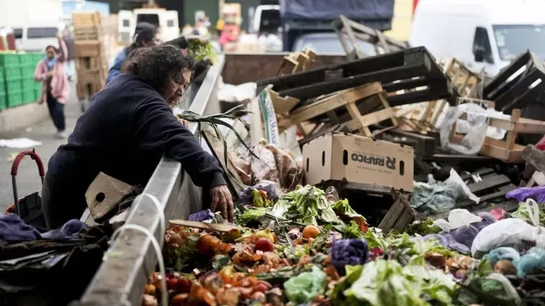 La pobreza bajó a 31,6% y afectó a 15 millones de personas en el primer semestre