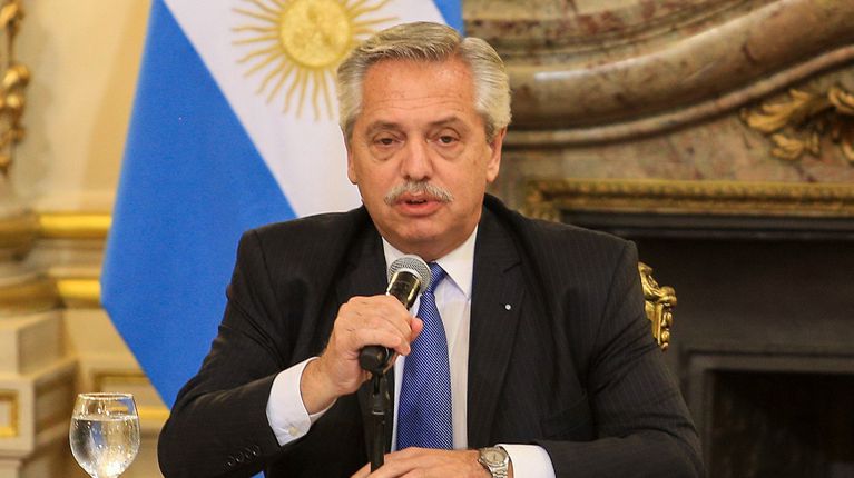 Tras el intento de asesinato a Cristina Kirchner, Alberto Fernández declaró feriado nacional para hoy