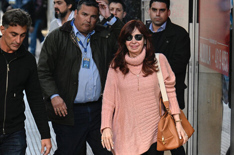 Cristina Kirchner dijo que no se dio cuenta de que el atacante le apuntó con un arma y gatilló