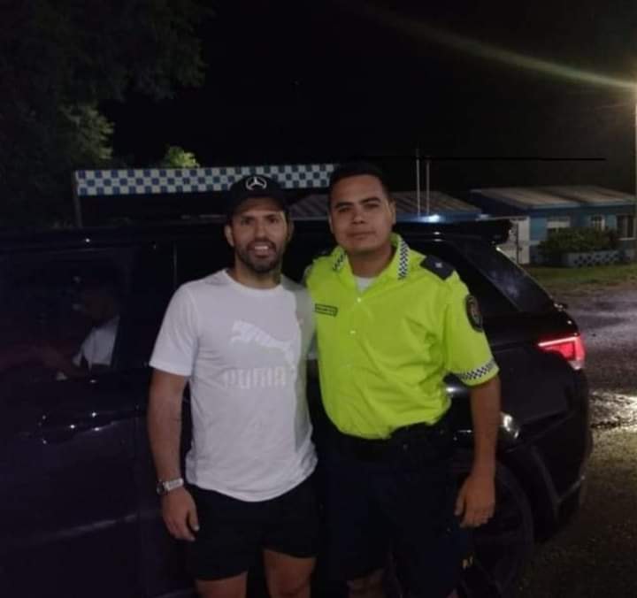 El "Kun" Agüero, descansando y de pesca en Esquina