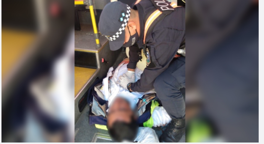 Efectivos reanimaron a un hombre que se descompensó en el colectivo Chaco-Corrientes
