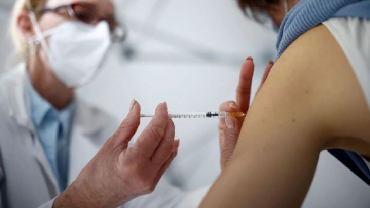 Esquina: continúa el cronograma de vacunación contra el coronavirus