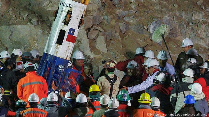 Chile: Indemnizarán con 55.000 dólares a mineros atrapados en el 2010