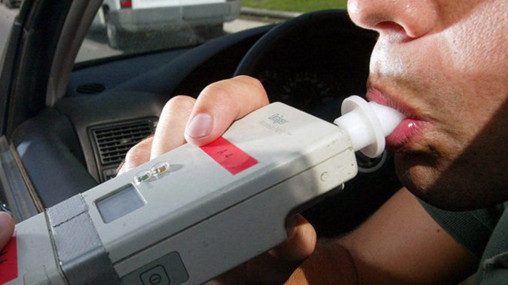Rompió el récord mundial de alcoholemia y terminó metido en una zanja