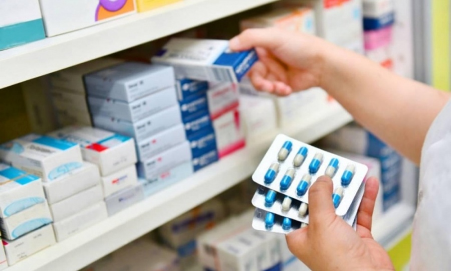 El Gobierno acordó con los laboratorios y congela los precios de los medicamentos hasta el 7 de enero