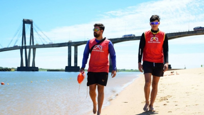 Abren convocatoria para ser guardavidas de las playas en Corrientes: cómo inscribirse