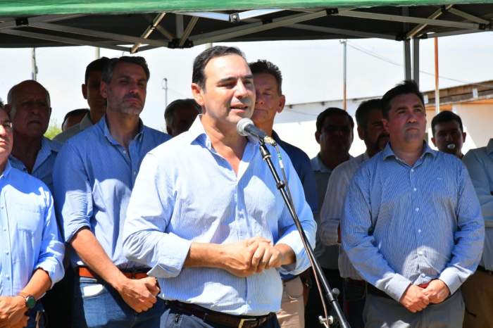 Gustavo Valdés entregó viviendas en Pueblo Libertador