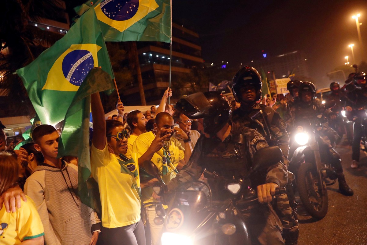 Bolsonaro obtiene más del 46% de los votos en la elecciones presidenciales de Brasil y hay segunda vuelta