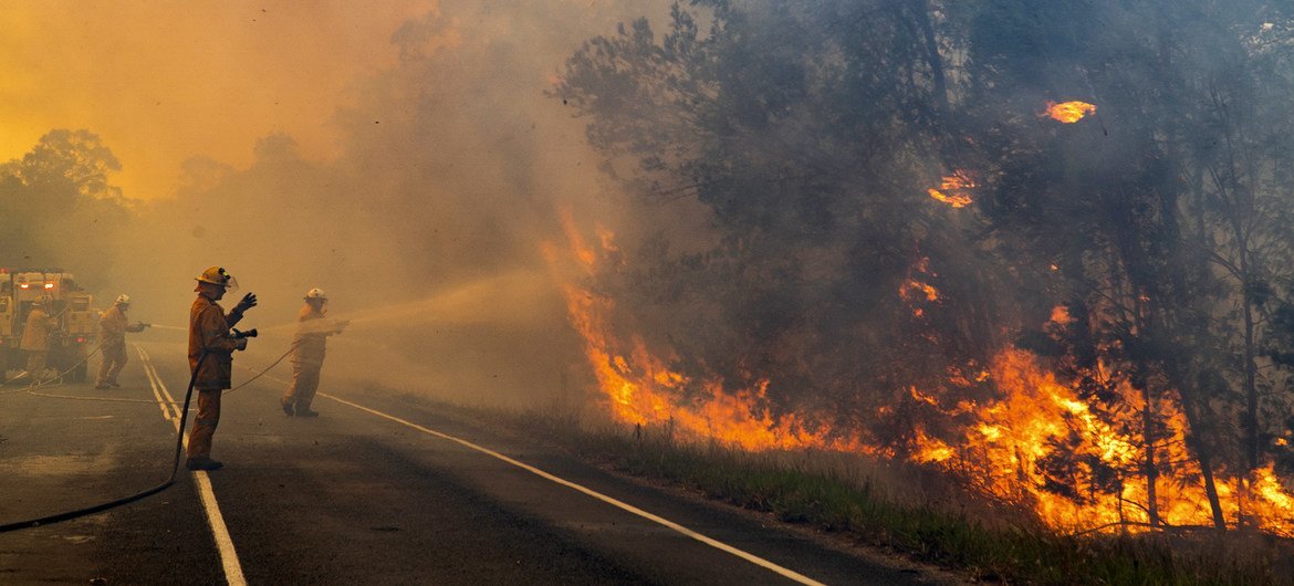 Un intendente correntino donó su primer sueldo a los bomberos