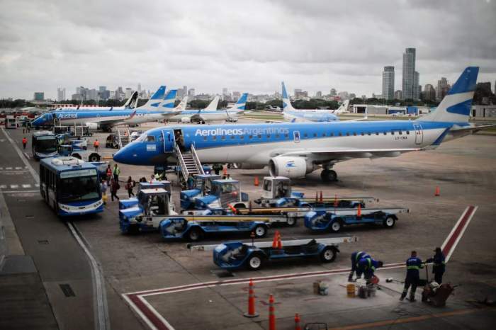 Conflicto Aerolíneas Argentinas: el Gobierno se reunirá este lunes con los gremios