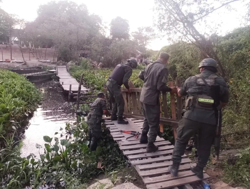 Desarman nueve puentes clandestinos para cruzar al Paraguay
