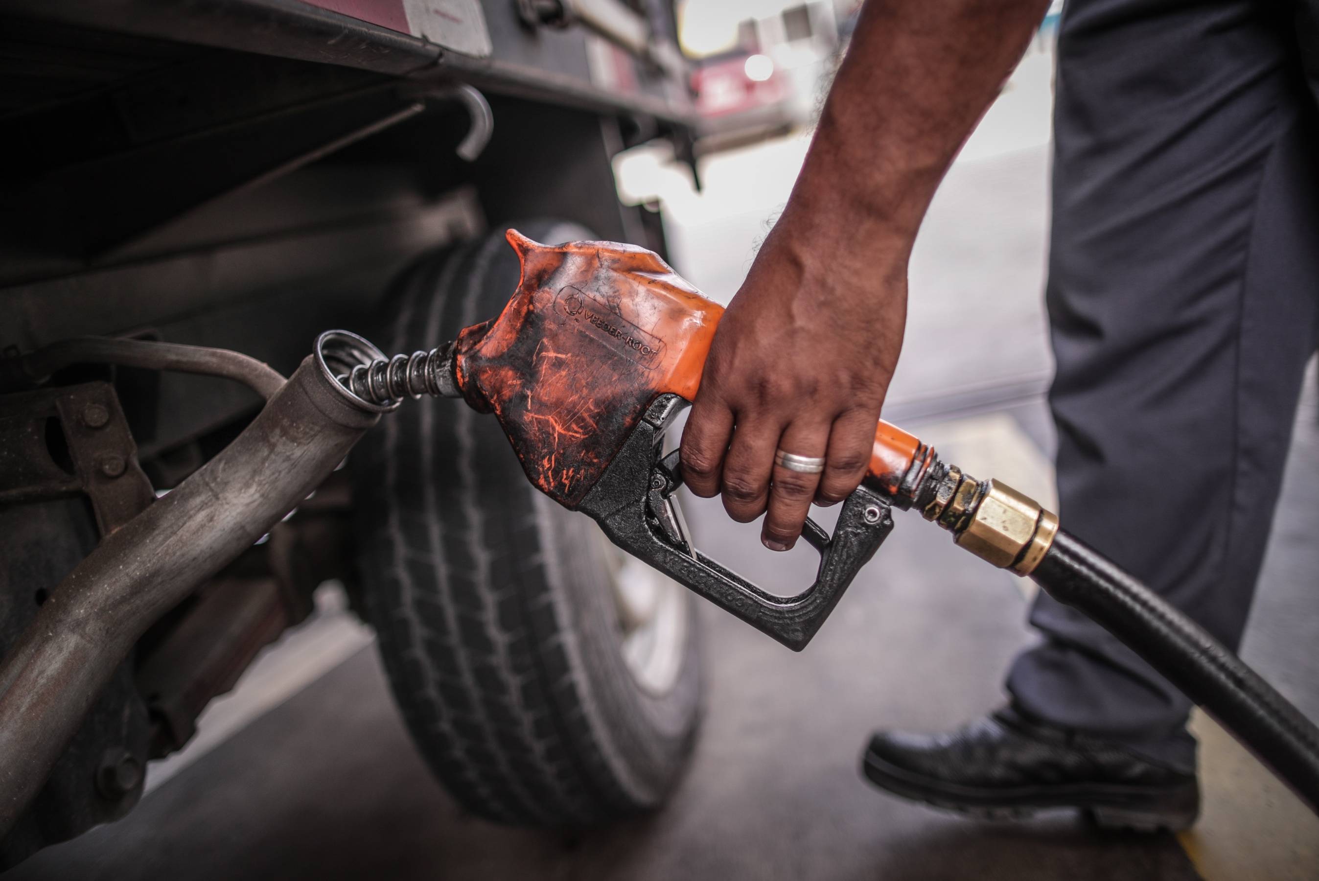 Falta de gasoil: el Gobierno formó una mesa de trabajo público privada para satisfacer la demanda