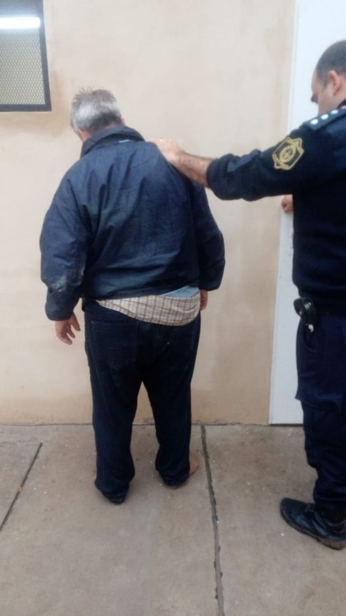 Corrientes: Demoraron a un borracho por agredir a una policía en el colectivo