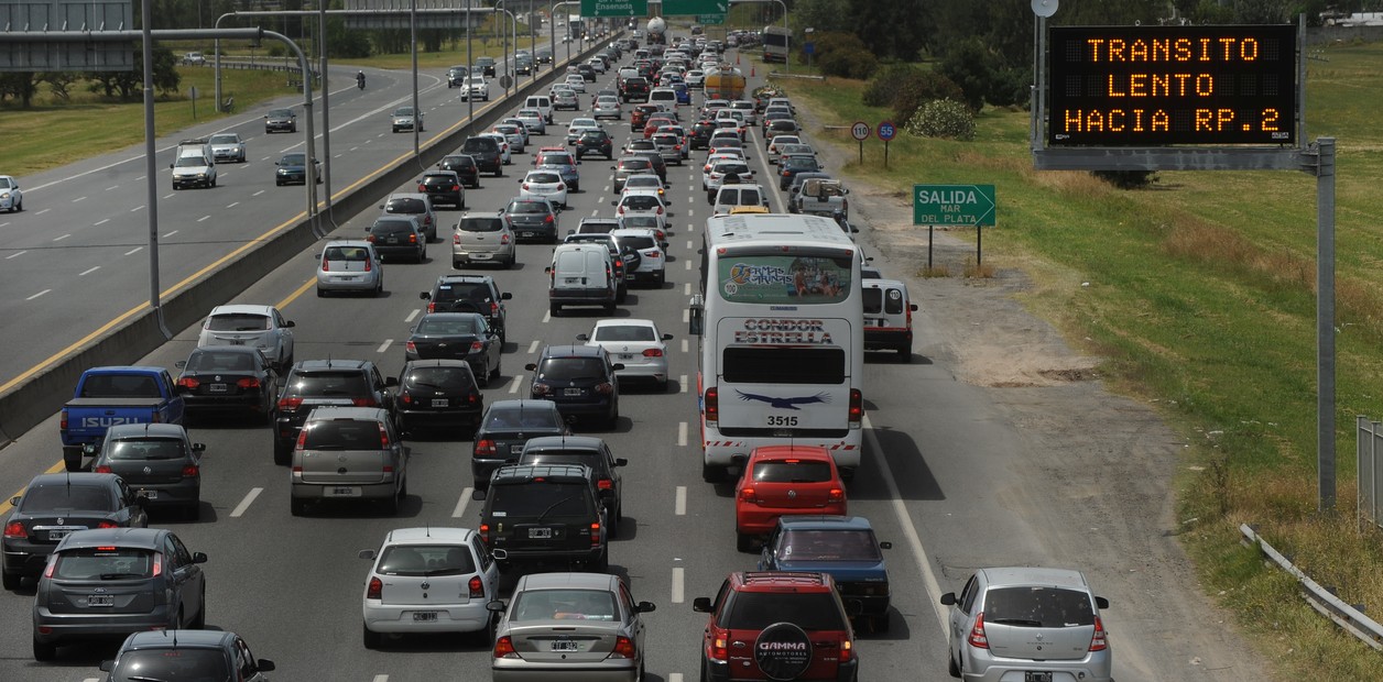 Seguridad vial  Peligro en las rutas: el 78% de los conductores admite que maneja por las banquinas