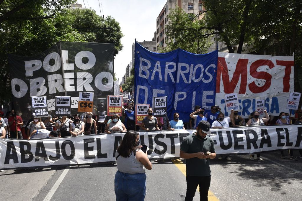 Cuántos beneficiarios de planes sociales tiene cada organización
