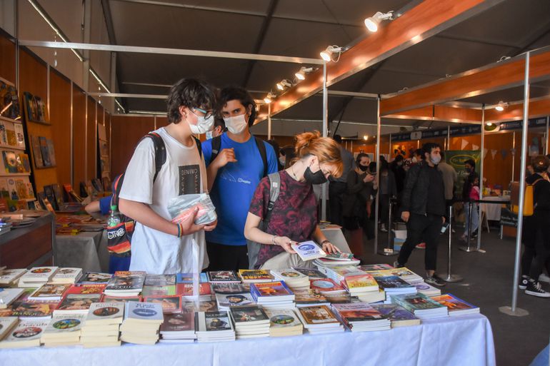 Esquina: Se viene la tercera edición de la Feria del Libro