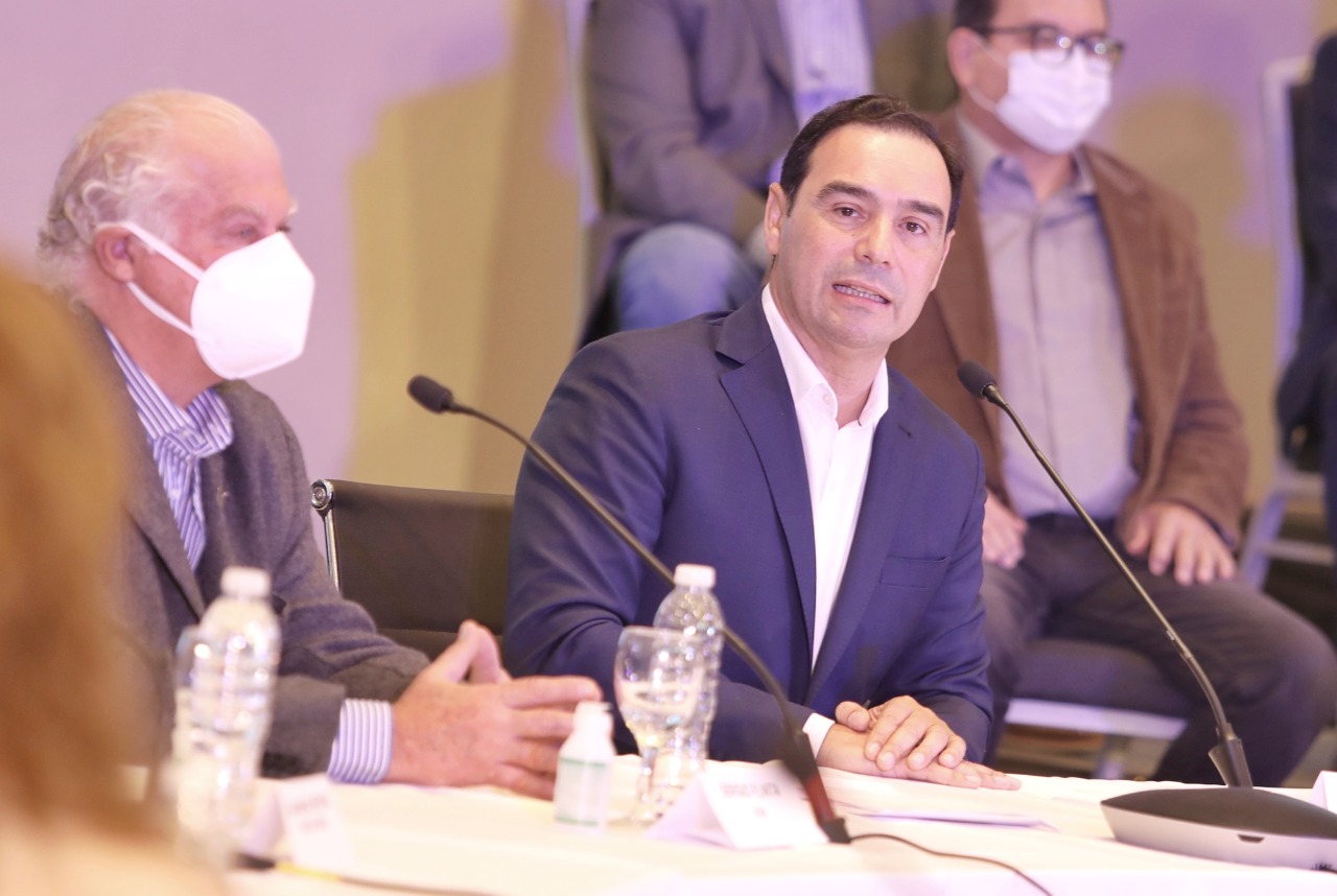 Valdés dijo que Corrientes sigue negociando para poder comprar vacunas anti Covid-19