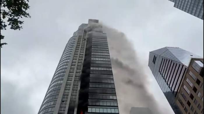 Incendio en Puerto Madero: afectó a ocho pisos y hay 100 evacuados