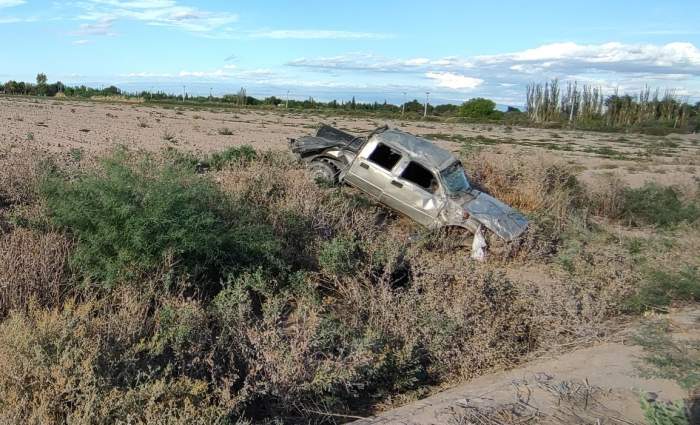 Manejaba su camioneta borracho, volcó y murió su nieto de un mes