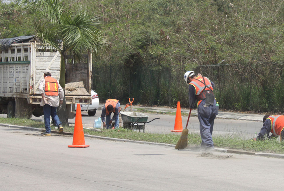 Continúan los trabajos de recuperación de calles en barrios capitalinos