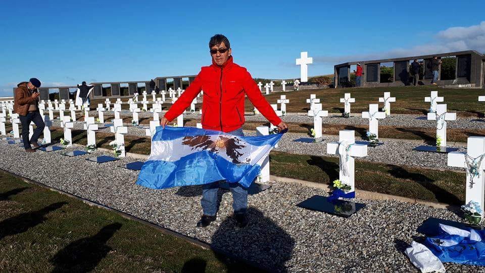 El esquinense Luis Alberto Ayala regresó a Malvinas después de 36 años