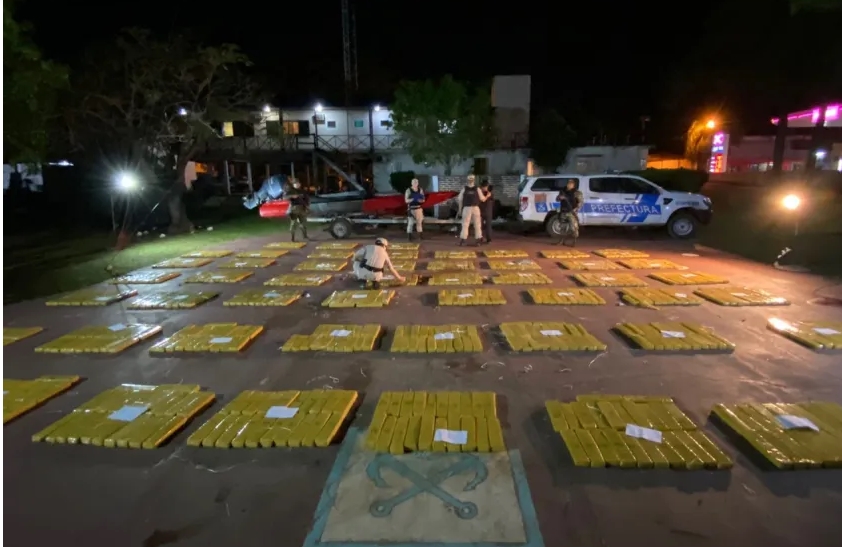 Detuvieron a un traficante que llevaba más de una tonelada de marihuana a Corrientes