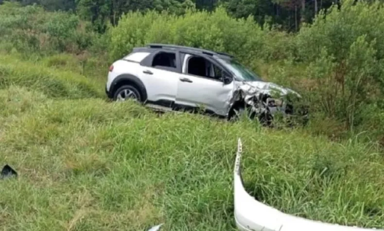 Ituzaingó: choque frontal de autos y milagro en Ruta 12