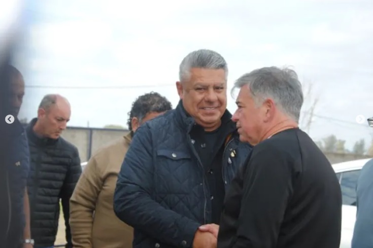 Chiqui Tapia llegó a Corrientes con la Copa del Mundo
