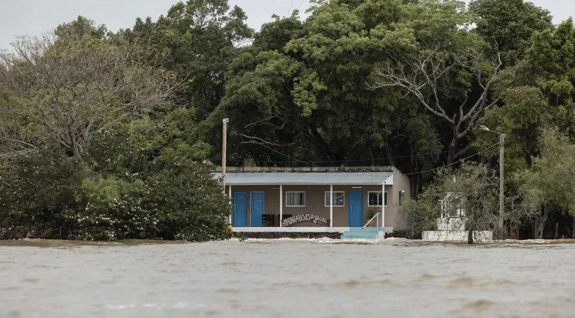 Crecida del Paraná: 754 personas dejaron sus hogares en siete localidades de Corrientes