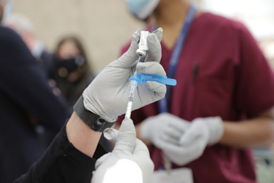 Esquina: ¿Cómo continuará la vacunación en el Hospital San Roque?