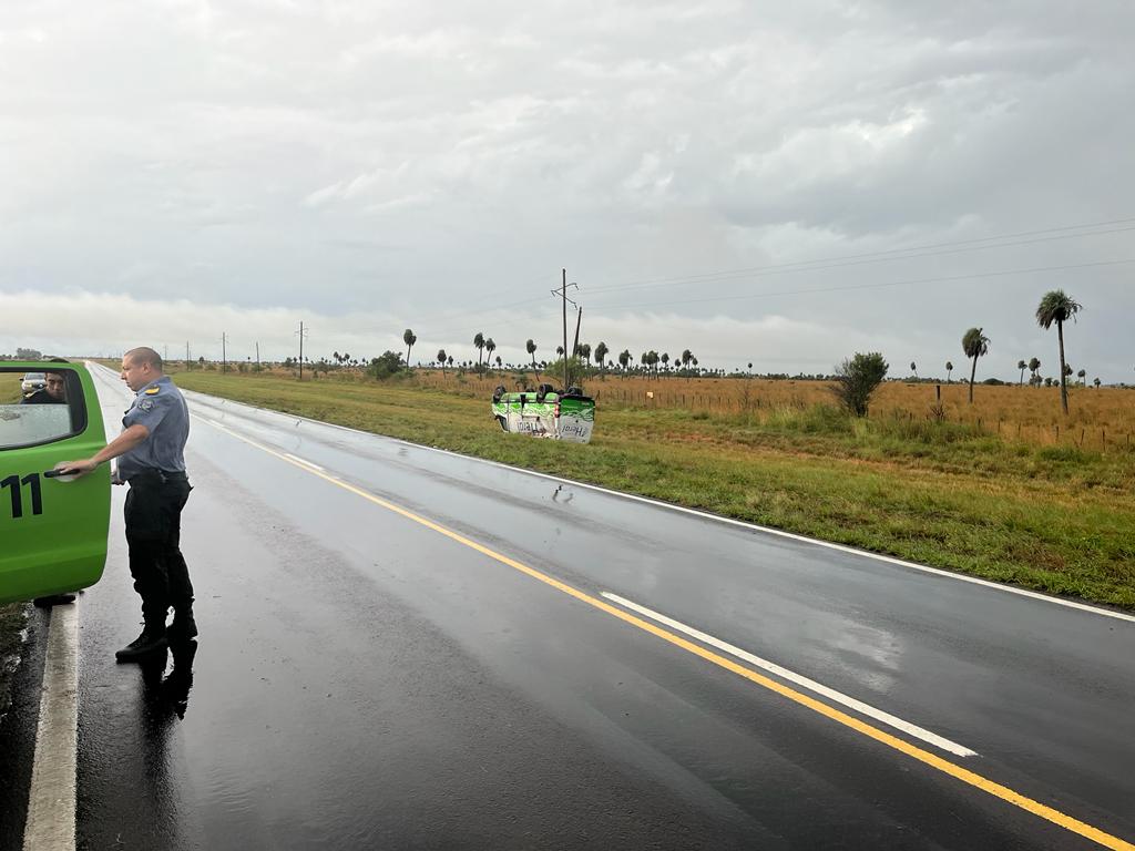 Volcó un furgón en Mantilla y el conductor fue llevado al Hospital