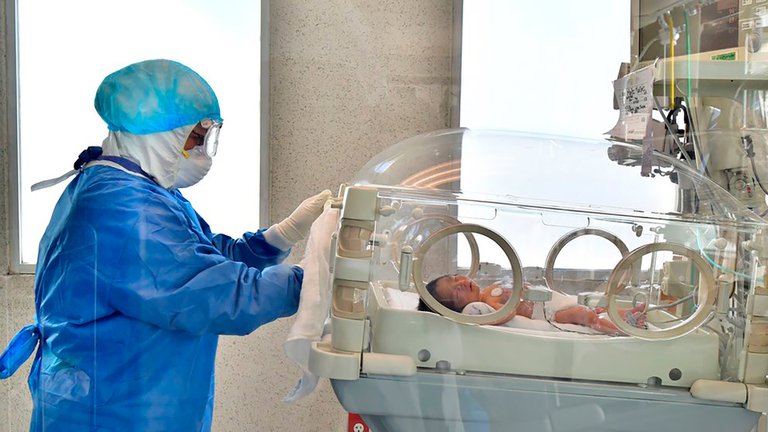 Estados Unidos: una bebé nació con anticuerpos contra el COVID-19 luego de que su madre recibiera la vacuna