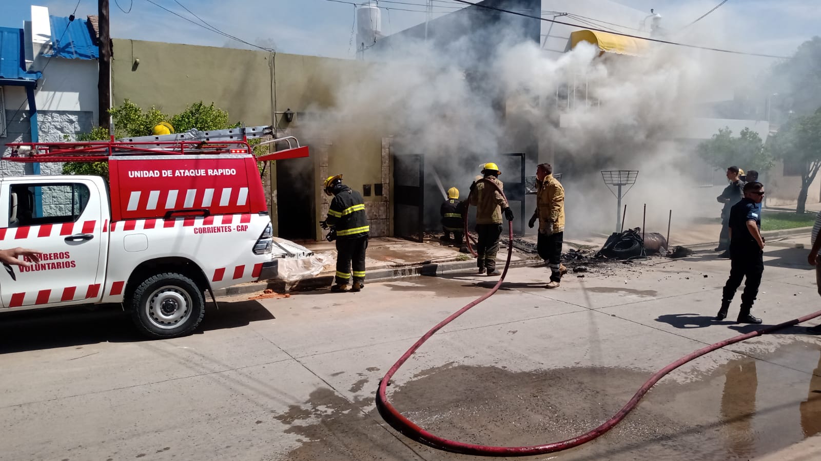 Se incendió una casa en Corrientes: "En 15 minutos perdí 30 años de sacrificio"
