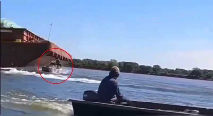 Video: Así fue el momento en el que una barcaza chocó a una lancha