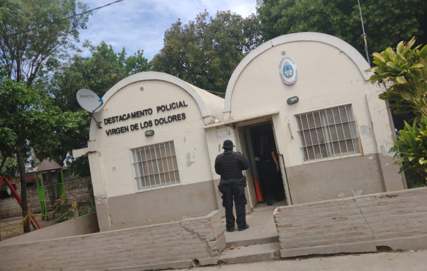 Delincuentes atacaron la base del GIR en el barrio Virgen de los Dolores para "rescatar" a un arrebatador