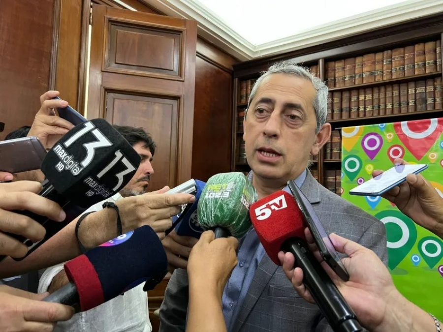 Anunciaron aumento salarial a empleados de la administración pública