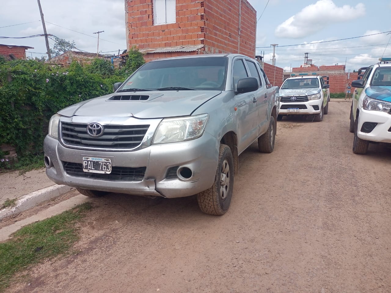 Robaron una camioneta en Santa Ana y la abandonaron en Corrientes