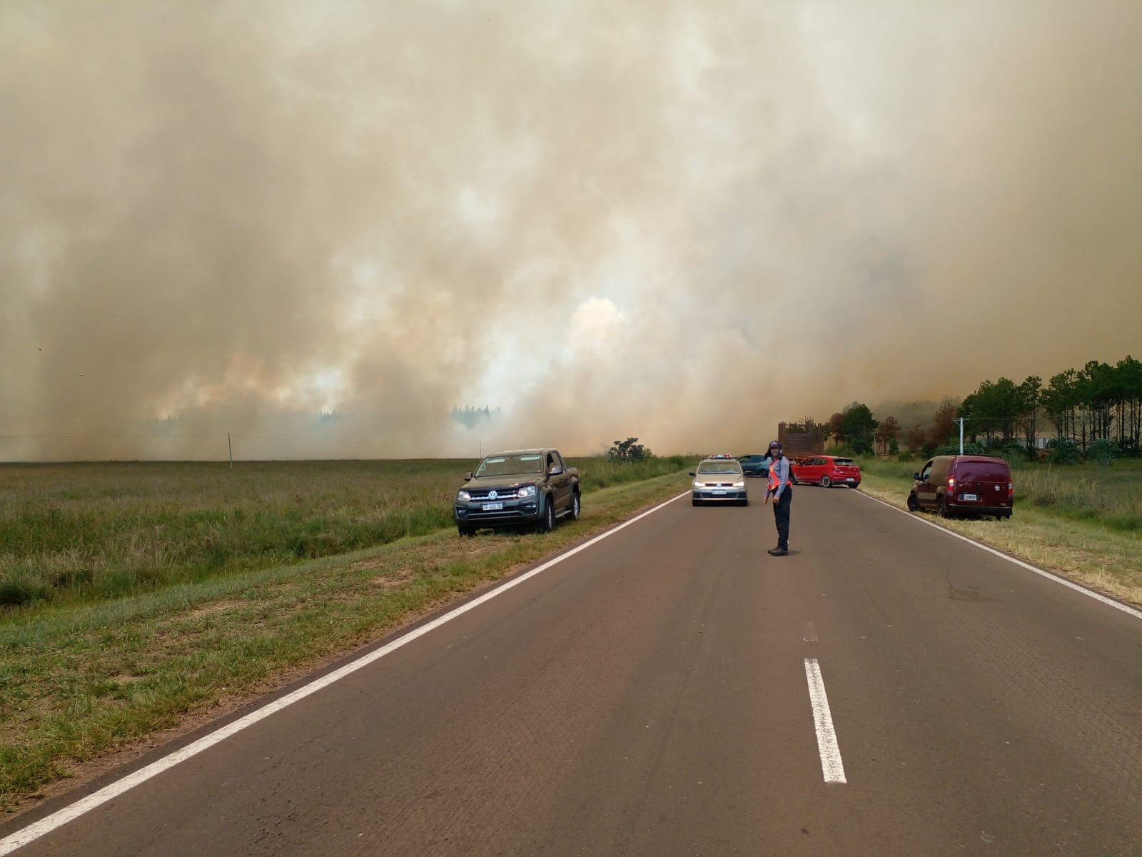 Incendio entre Ituzaningó Corrientes y Villa Olivari provocó corte total de la Ruta Nacional 12