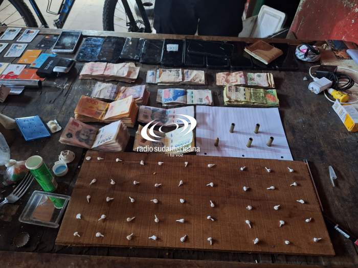 En un allanamiento por narcotráfico encontraron a un policía uniformado