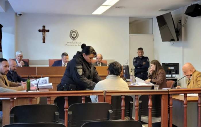 Juzgan a una mujer por el crimen de su hijo de 11 años