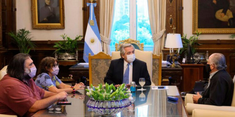 Paritaria docente: acordaron un aumento de 32% en tres cuotas y con cláusula de revisión