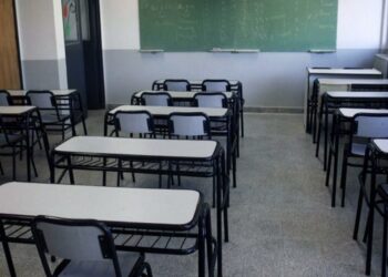 Esquina: en estas escuelas podría no arrancar las clases este lunes