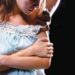 Un ex policía obligaba a menores de edad a posar en lencería erótica