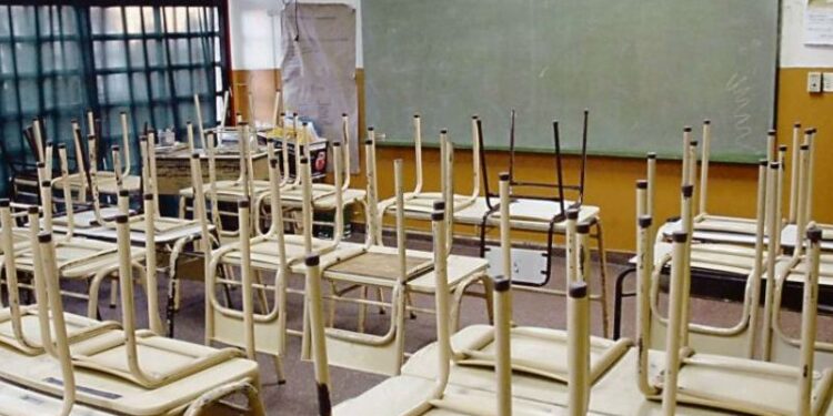 Escuela Normal “Dr. J. A Ferreira”: varios cursos aislados por un caso positivo de coronavirus