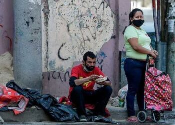 Una familia necesita ingresos por 57.997 pesos para no ser pobre